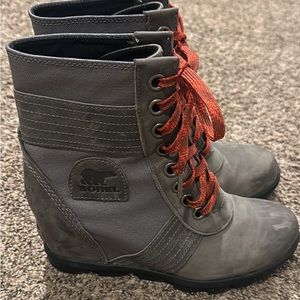 Sorel evie booties size 8 1/2